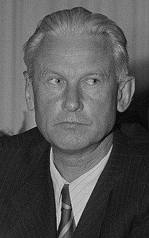 Портрет: Александр Фадеев